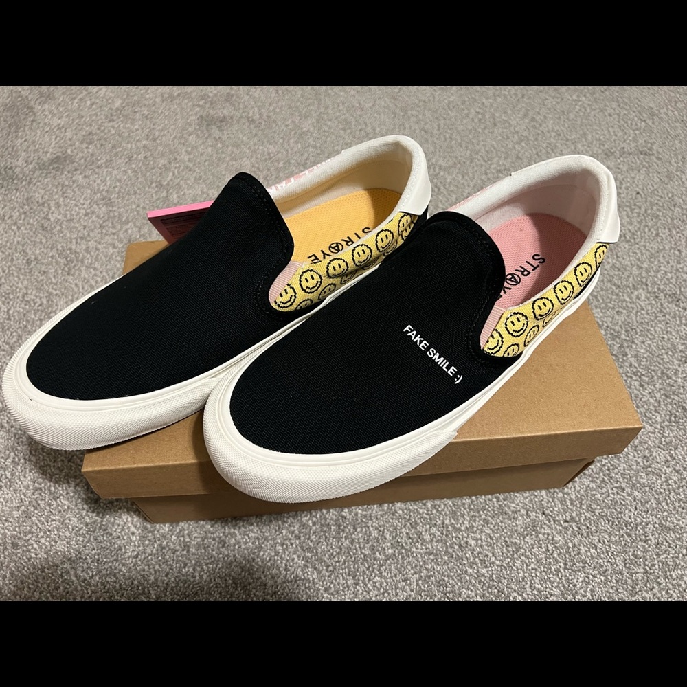 Straye Ventura Shoes - Fake Smile - Size 10 - NWB